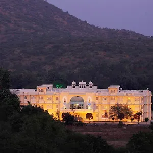 Resort Shouryagarh &