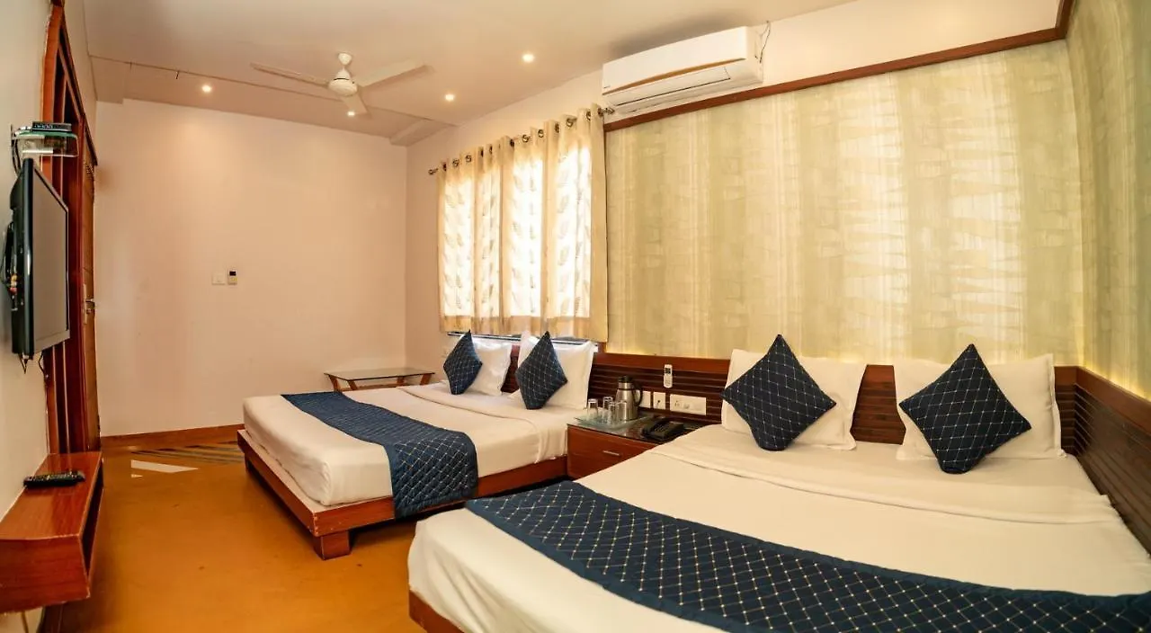 ***  Uddhav Vilas A Family Hotel Udaipur India