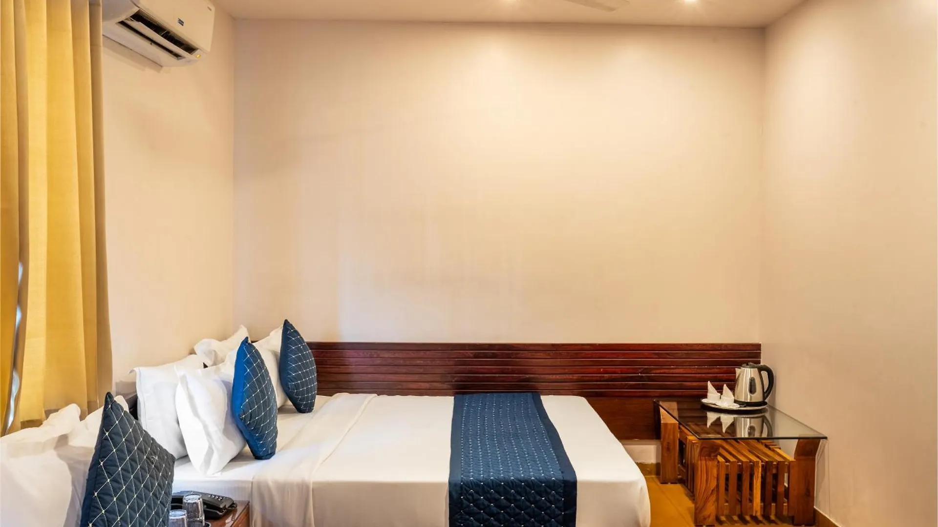 Uddhav Vilas A Family Hotel Udaipur India