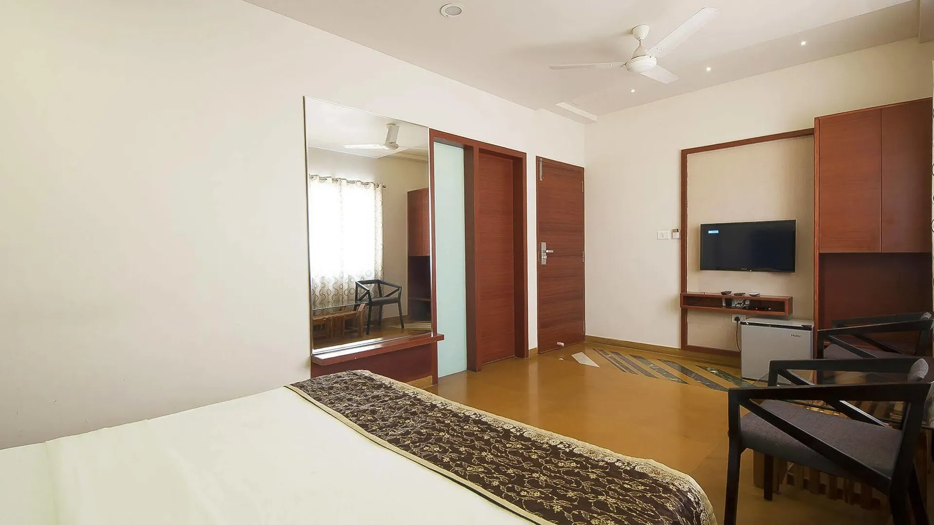 Uddhav Vilas A Family Hotel Udaipur India