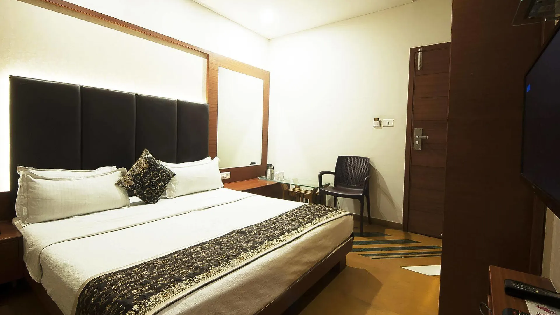 ***  Uddhav Vilas A Family Hotel Udaipur India